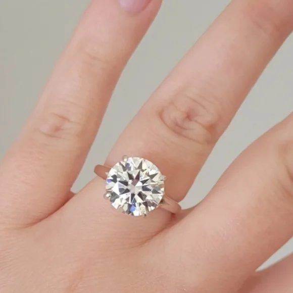 New Certified 5ct moissanite  ring - Picture 4 of 11